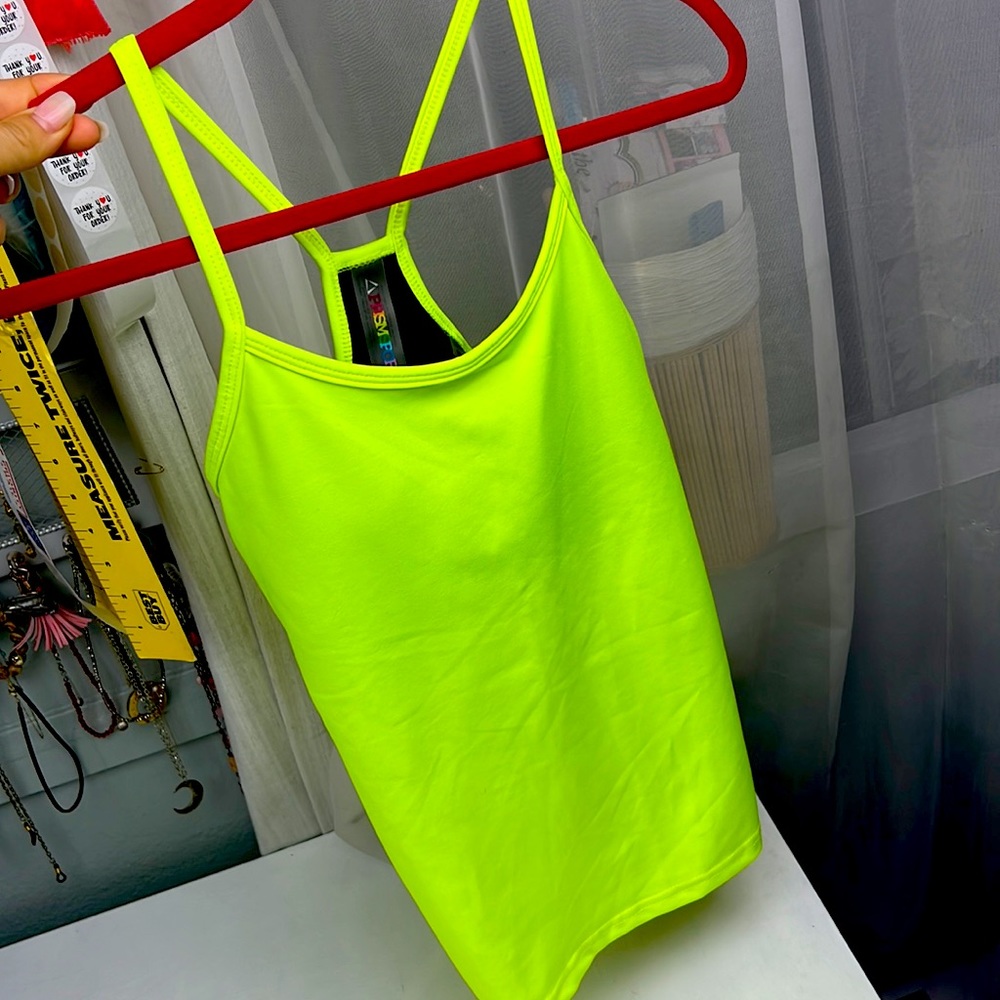 Prismsport 🆕 Barre Yoga Tank Top NWT size M black yellow w built in bra& pads